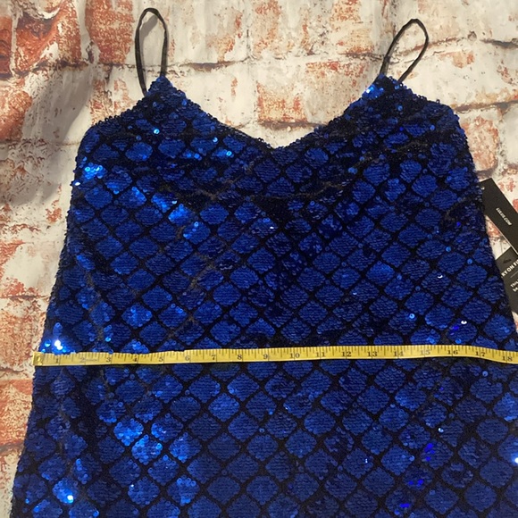 Going Vogue Royal Blue Velvet Sequin Mini Dress
Lulus| Sz S NWT - Picture 11 of 11